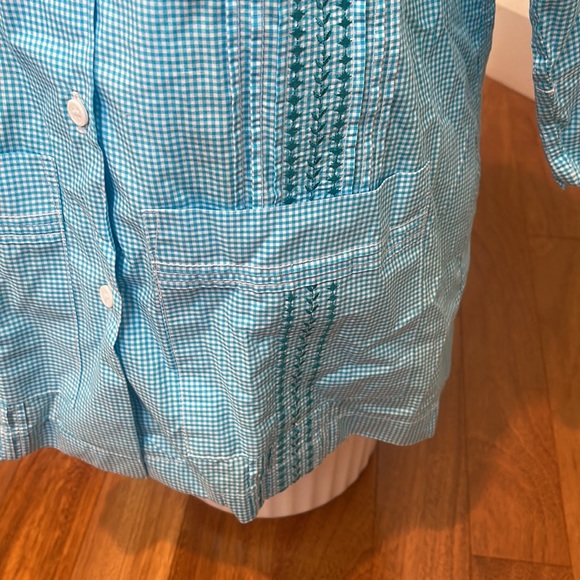 Ladies custom made embroidered shirt - Picture 4 of 6